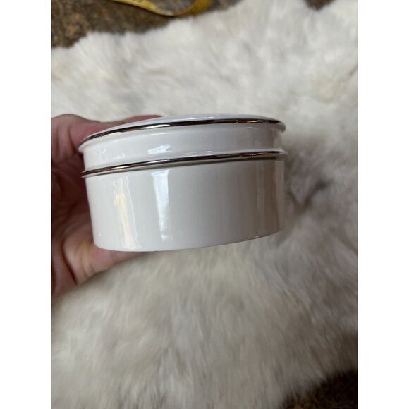 Pandora Bone China Porcelain Jewelry Box Lattice Hearts Lid "Circle of Love" - Picture 9 of 10